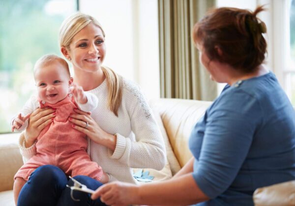 Aide à domicile pour vos enfants – 5 choses que doit savoir faire la baby-sitter