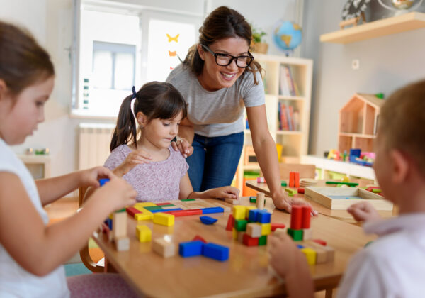 4 jeux Montessori pour un enfant de 3 ans