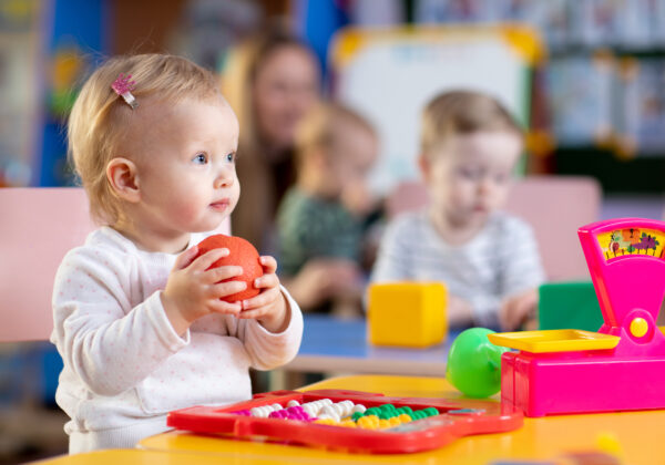 4 avantages de placer votre enfant à la crèche