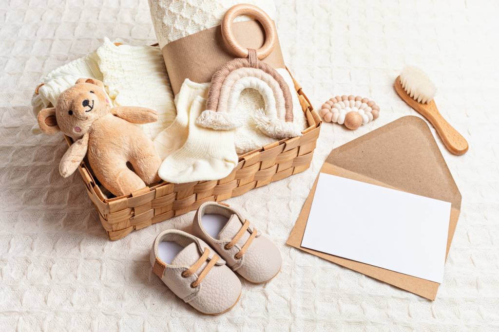 cadeau naissance offrir coffret bébé nourrisson nouveau-né puériculture jouets éveil accessoires