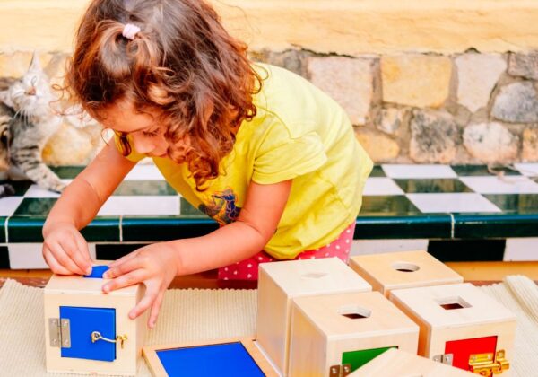 Qu’est-ce que le mobilier Montessori ?