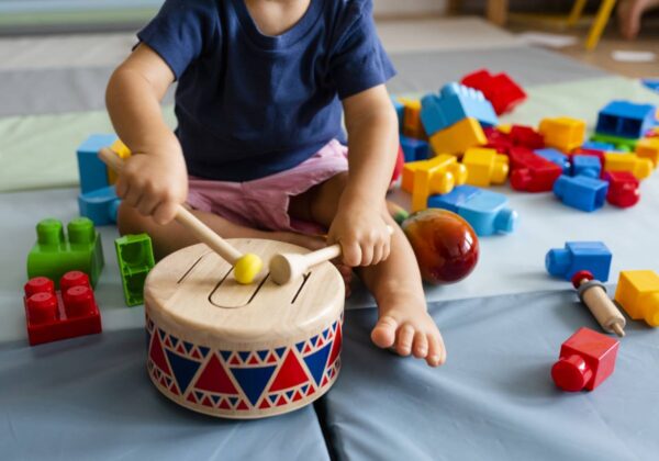 Accompagnez le développement de votre enfant avec un tapis d&rsquo;éveil Montessori